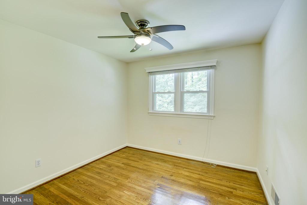 7222 BROOKCREST PLACE