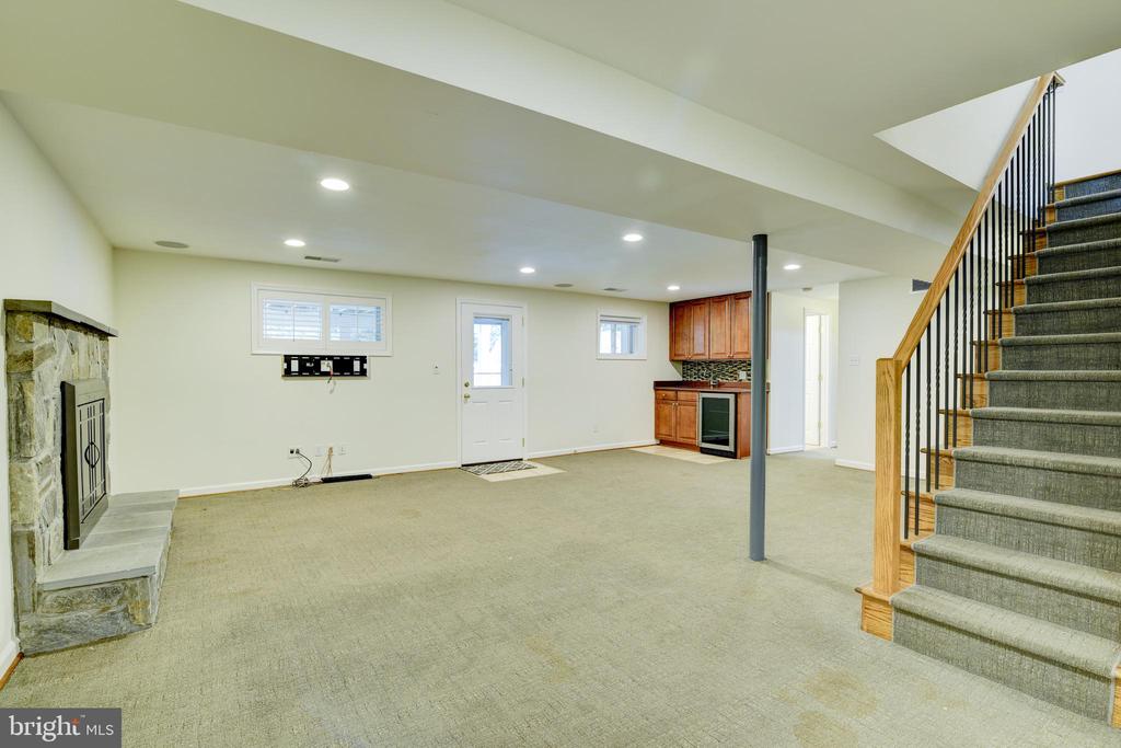 7222 BROOKCREST PLACE