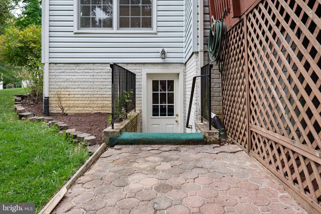 5943 DOROTHY BOLTON COURT