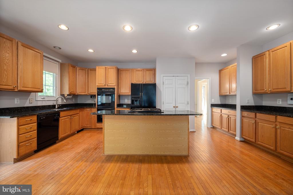 5943 DOROTHY BOLTON COURT