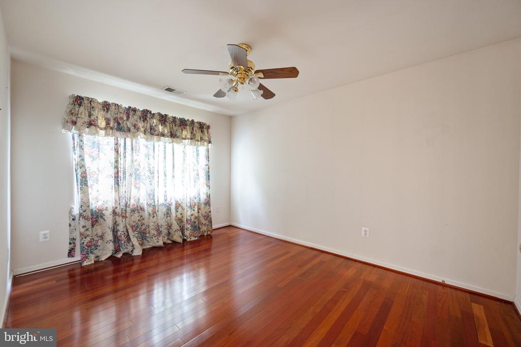 5943 DOROTHY BOLTON COURT