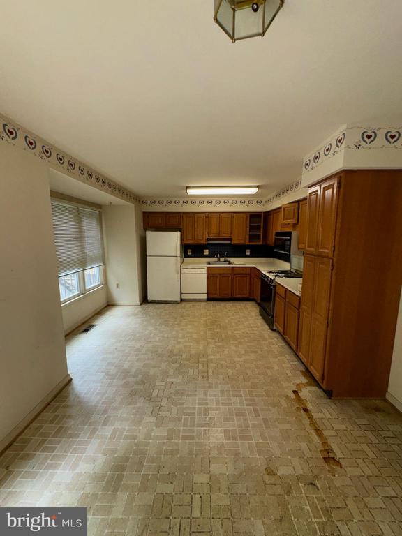 6330 MILLWOOD COURT