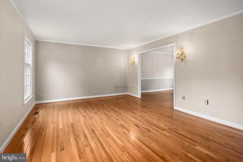 9331 HEATHER GLEN DRIVE