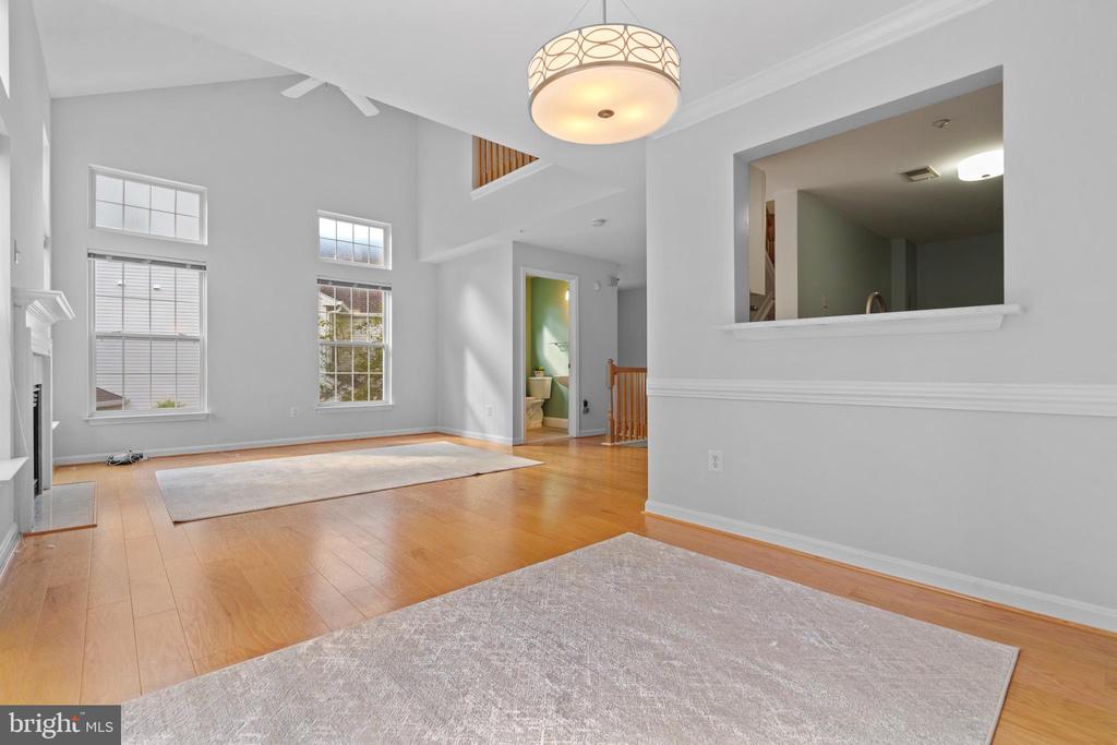 6607 THACKWELL WAY 2203