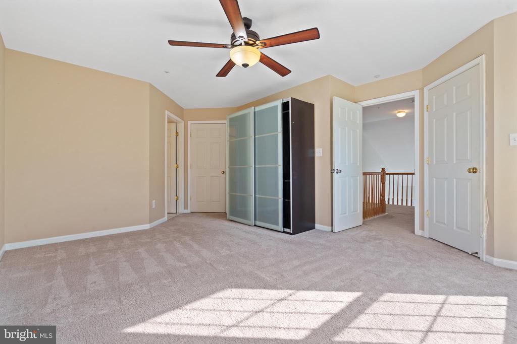 6607 THACKWELL WAY 2203