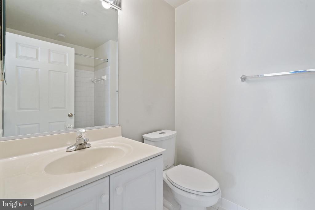 6607 THACKWELL WAY 2203