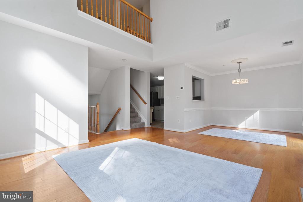6607 THACKWELL WAY 2203