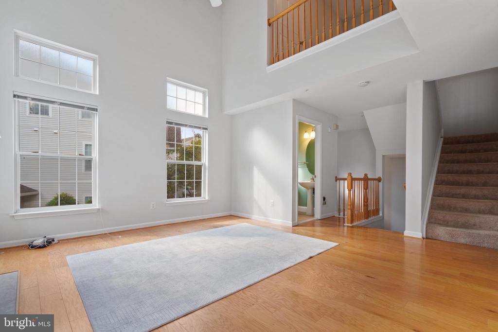 6607 THACKWELL WAY 2203