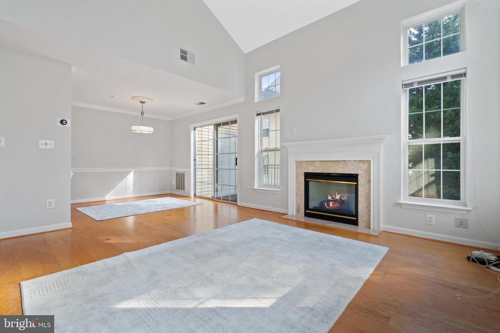 6607 THACKWELL WAY 2203