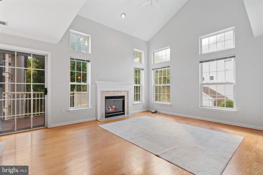 6607 THACKWELL WAY 2203