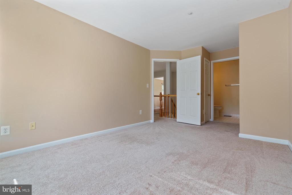 6607 THACKWELL WAY 2203