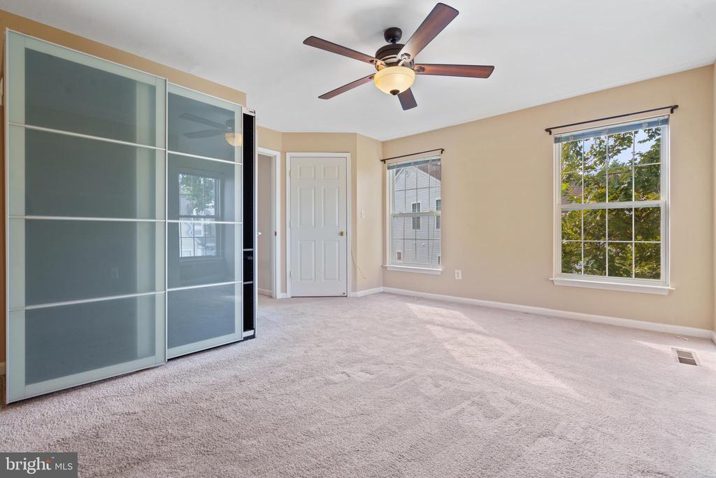6607 THACKWELL WAY 2203