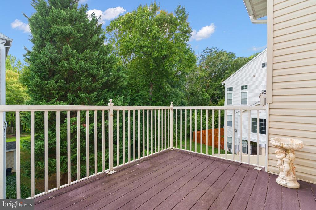 6607 THACKWELL WAY 2203