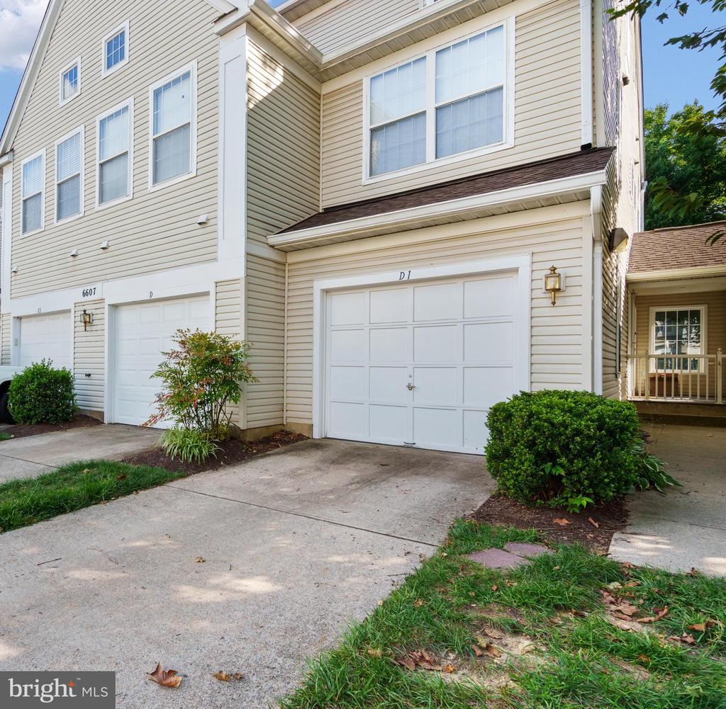 6607 THACKWELL WAY 2203