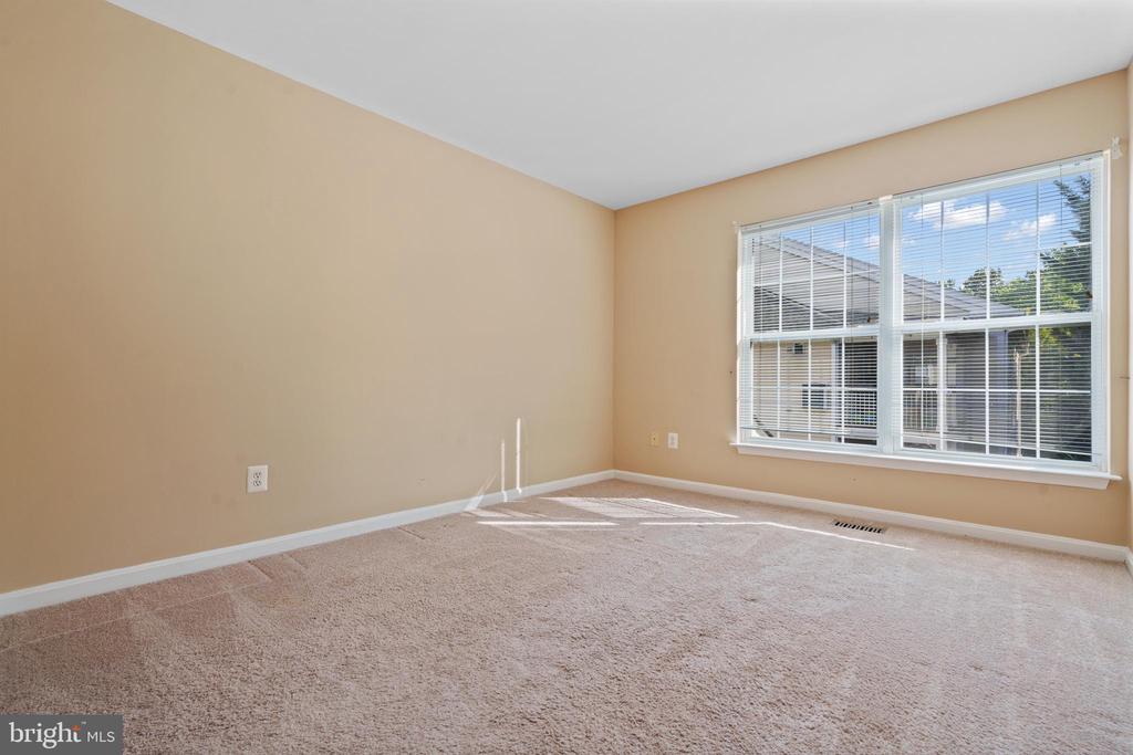 6607 THACKWELL WAY 2203