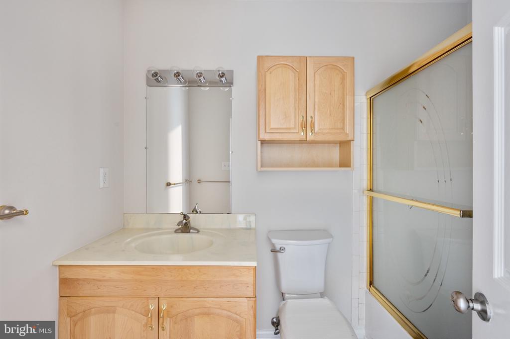 6426 KINGS LANDING ROAD