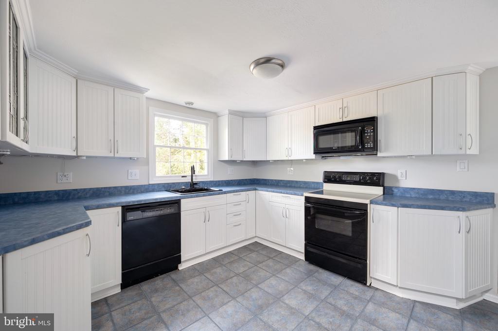 6426 KINGS LANDING ROAD