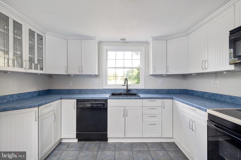 6426 KINGS LANDING ROAD