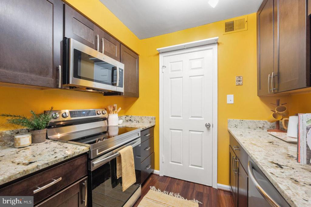 8600 SHADWELL DRIVE 5