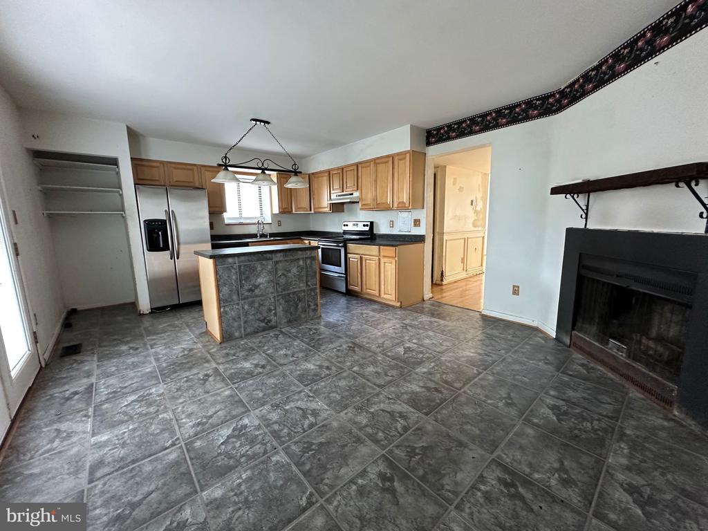 2112 BERGER PLACE