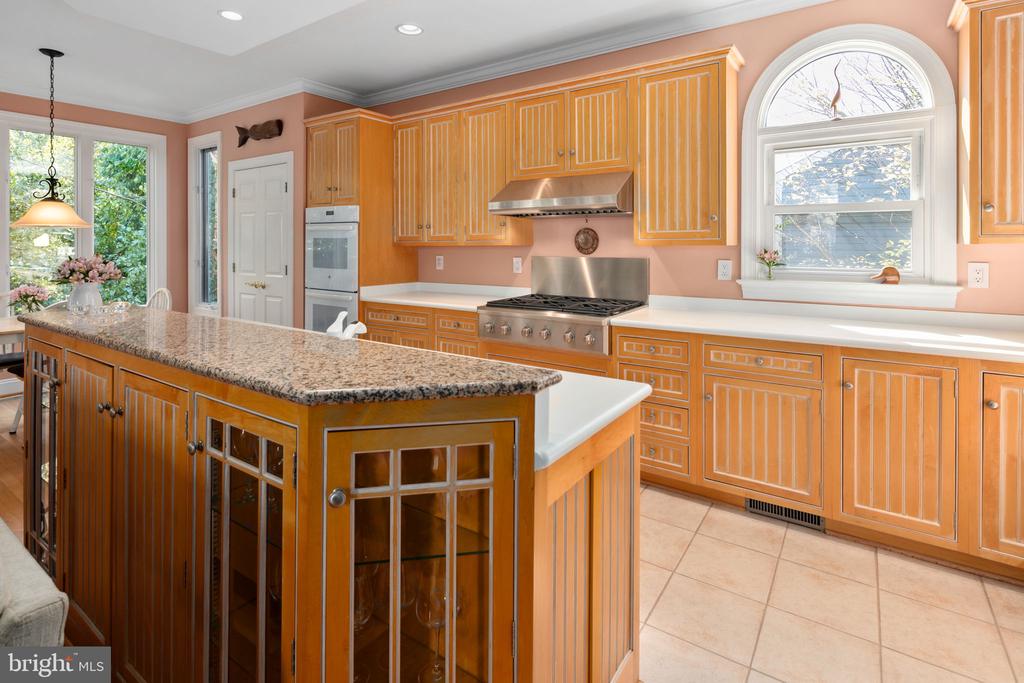 6422 WOOD HAVEN ROAD