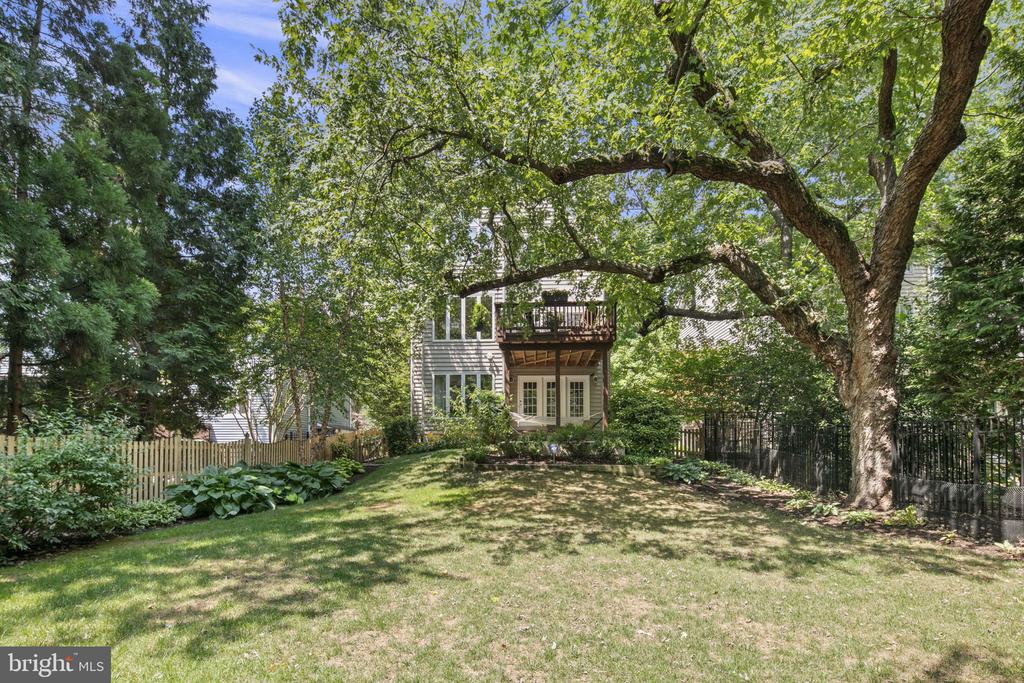 6422 WOOD HAVEN ROAD