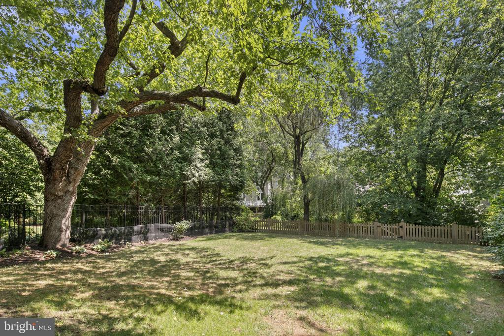 6422 WOOD HAVEN ROAD