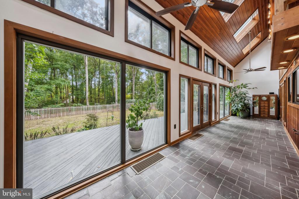5820 HALLOWING DRIVE
