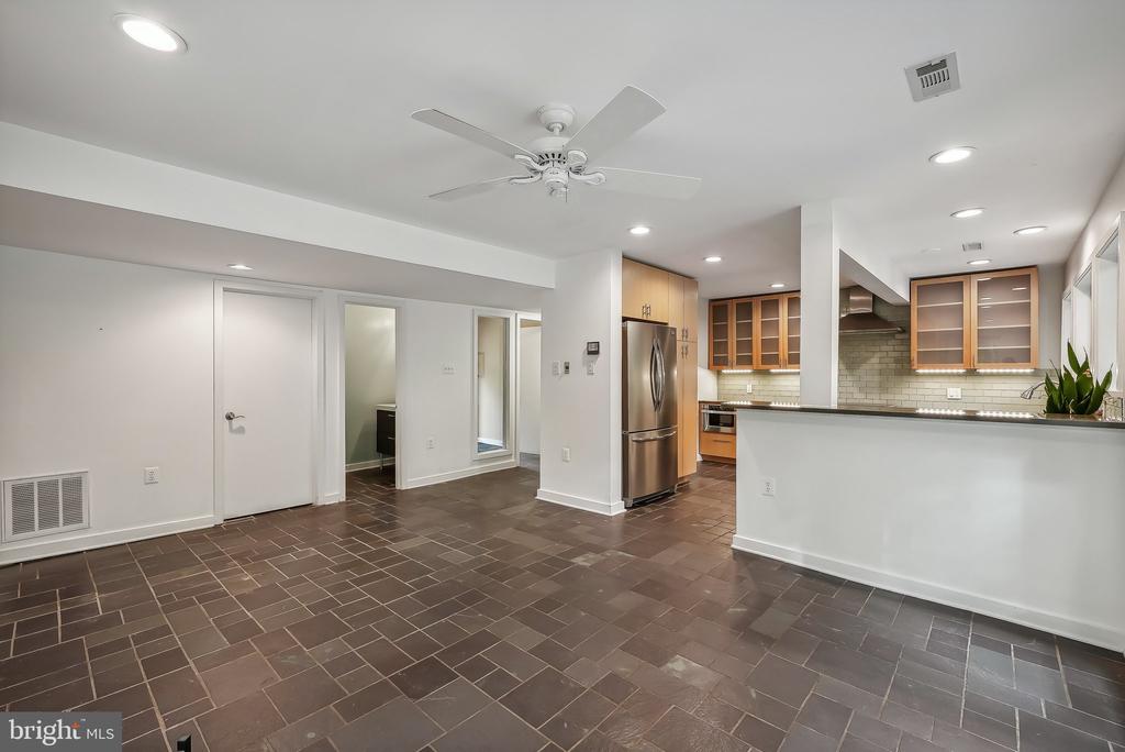 5820 HALLOWING DRIVE