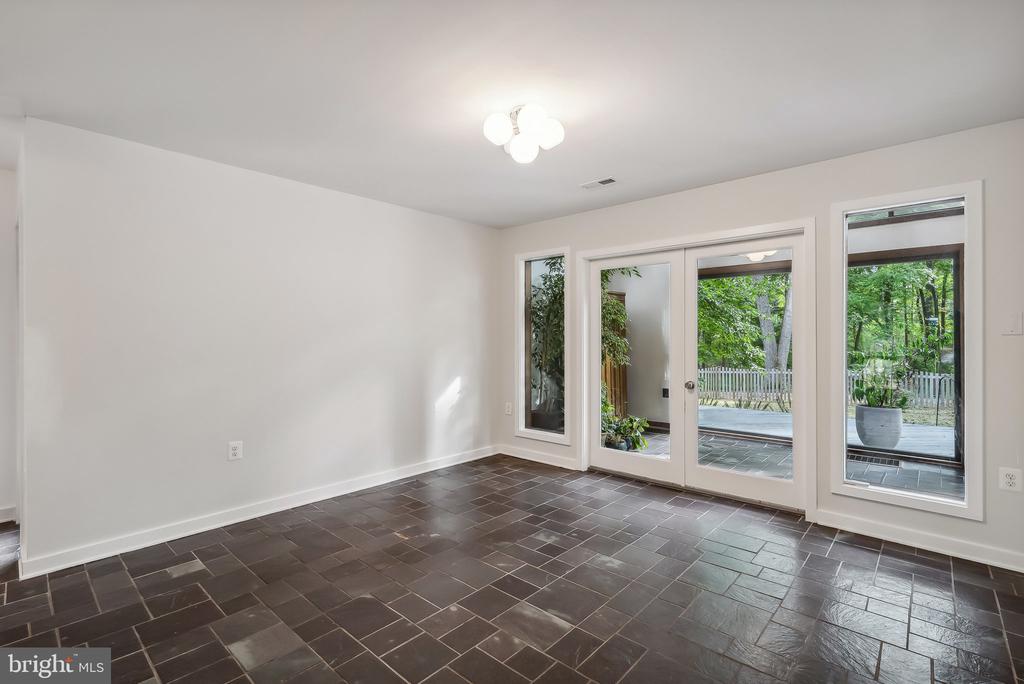 5820 HALLOWING DRIVE