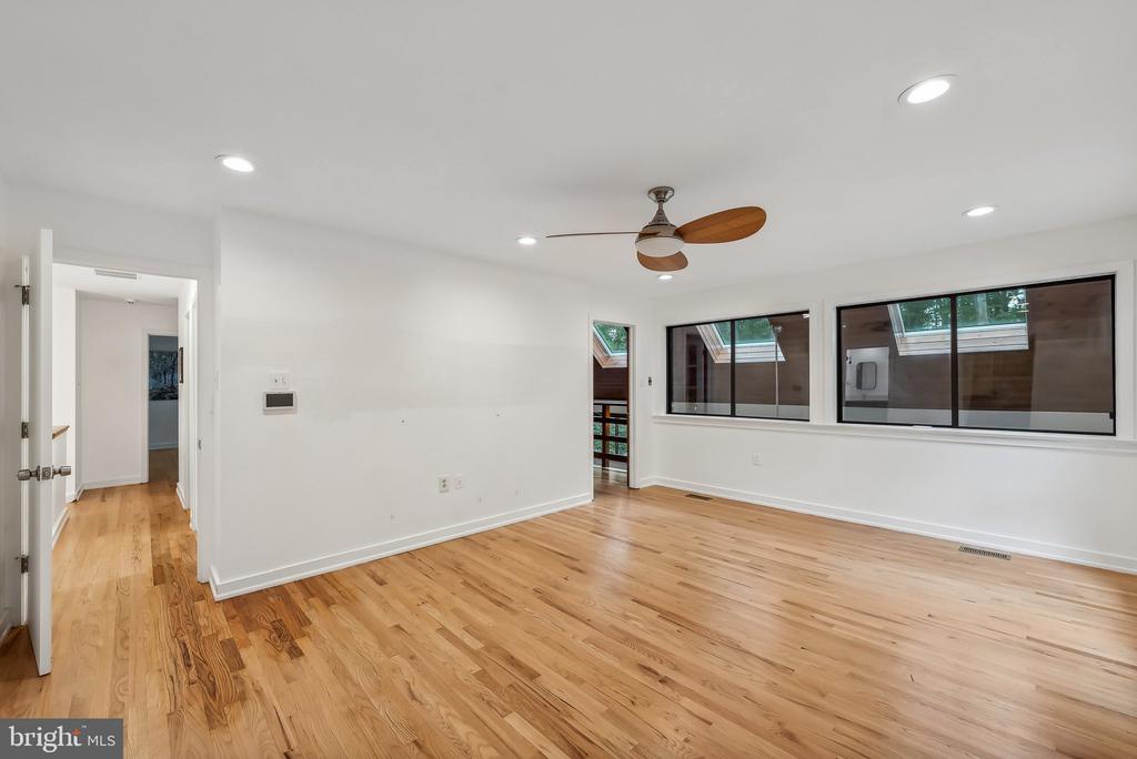 5820 HALLOWING DRIVE