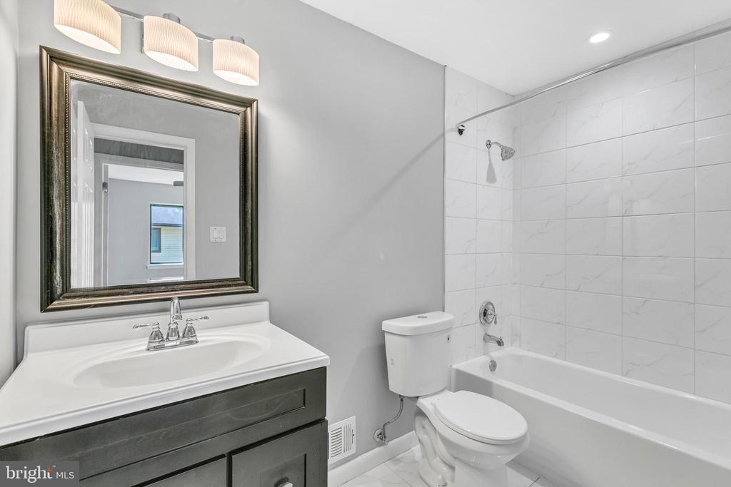 8415 ORINDA COURT 272