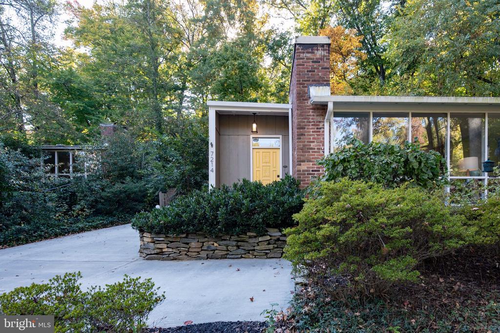 7214 BEECHWOOD ROAD