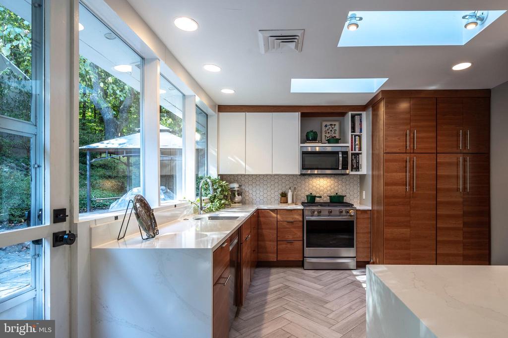 7214 BEECHWOOD ROAD