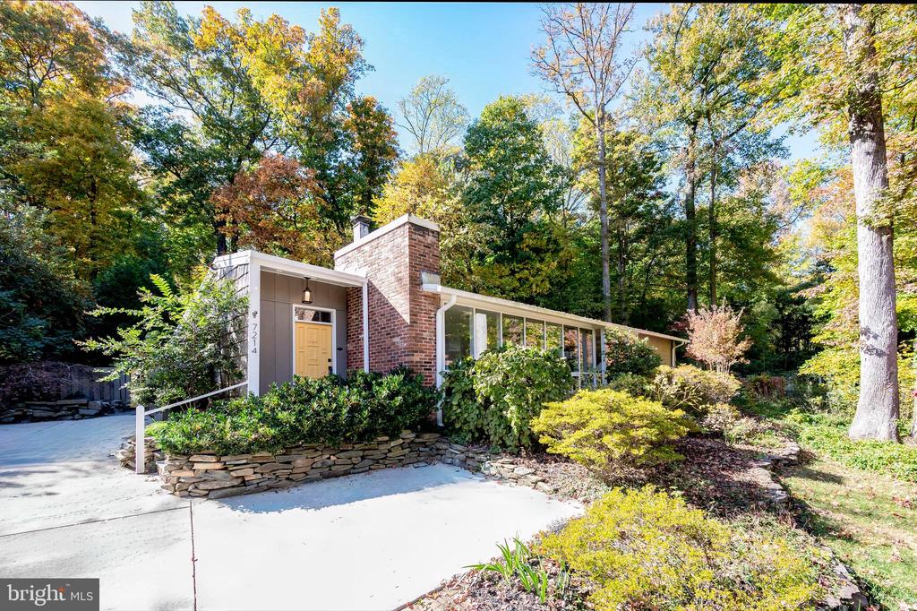 7214 BEECHWOOD ROAD
