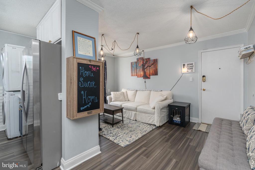 2241 FARRINGTON AVENUE 304