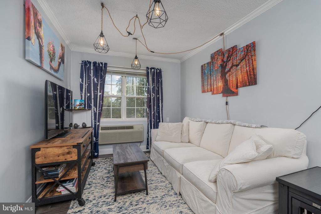 2241 FARRINGTON AVENUE 304