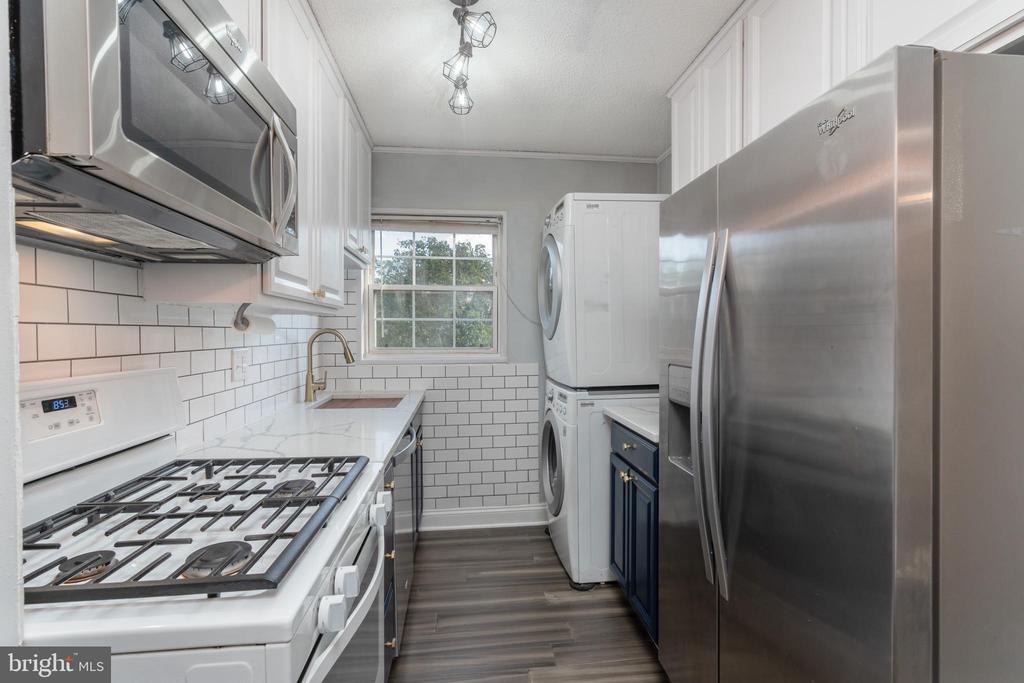 2241 FARRINGTON AVENUE 304