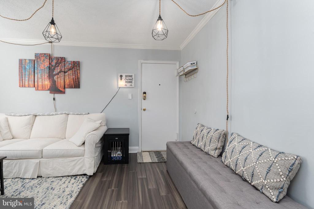 2241 FARRINGTON AVENUE 304
