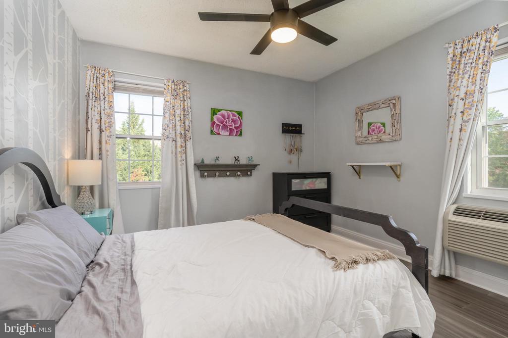 2241 FARRINGTON AVENUE 304