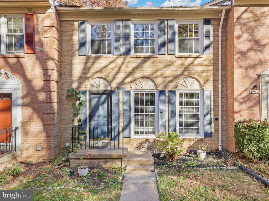 9044 ROSEWALL COURT