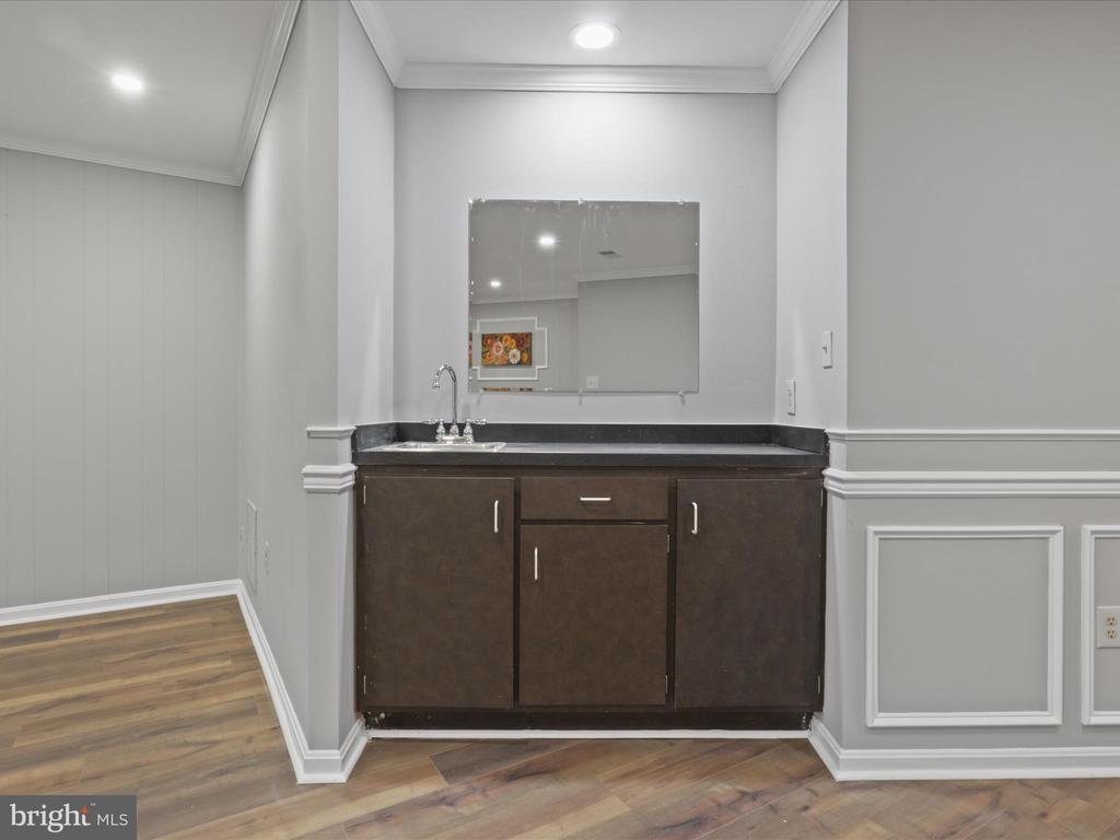 9044 ROSEWALL COURT