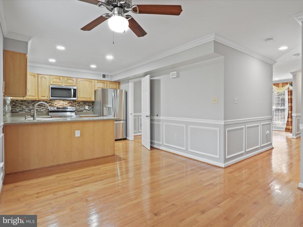 9044 ROSEWALL COURT
