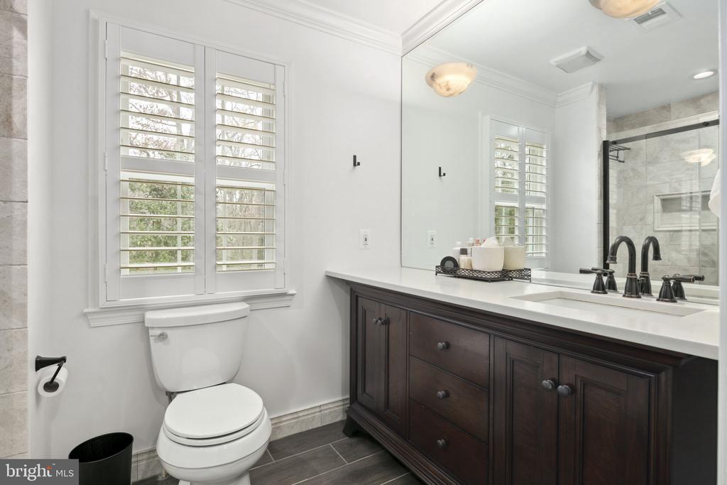 3702 CARRIAGE HOUSE COURT