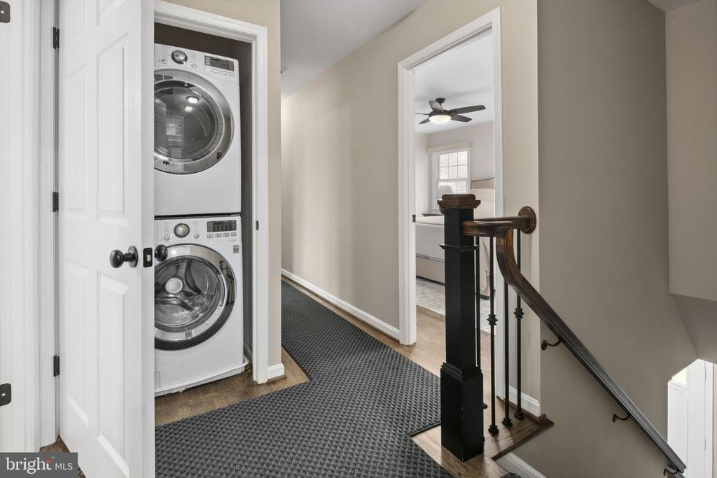 3702 CARRIAGE HOUSE COURT