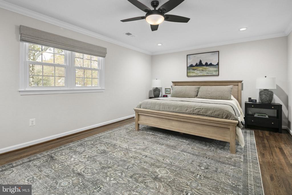 3702 CARRIAGE HOUSE COURT