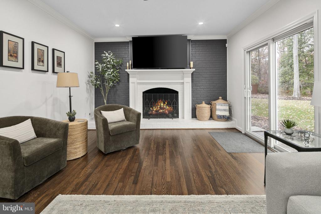 3702 CARRIAGE HOUSE COURT