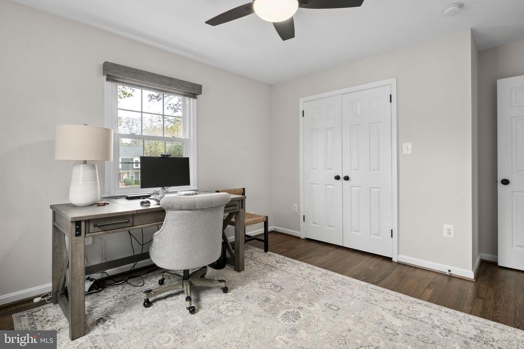 3702 CARRIAGE HOUSE COURT