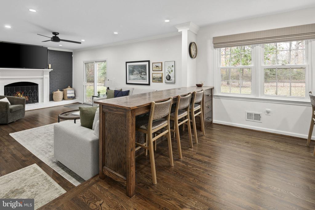 3702 CARRIAGE HOUSE COURT
