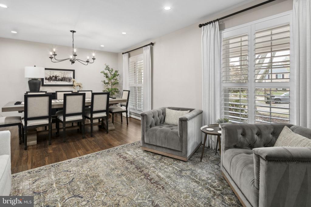 3702 CARRIAGE HOUSE COURT